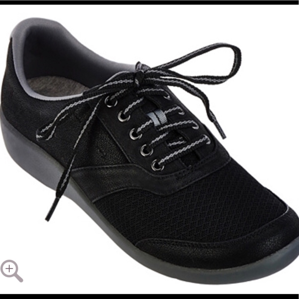 NEW CLARKS 12W CloudStepper Black & Gray Sneaker